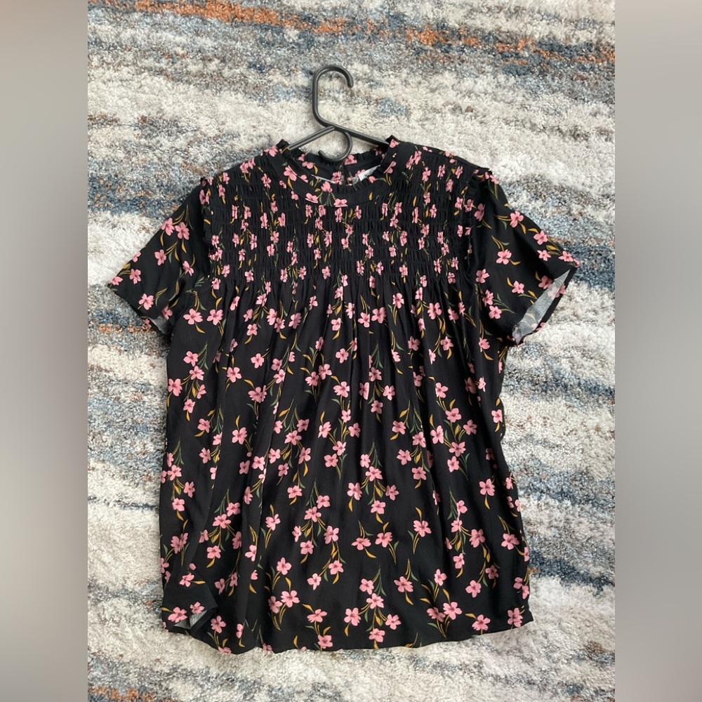 NWOT Floral print Mod Boutique short sleeve blouse
